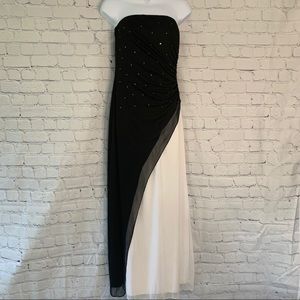 B. Smart Gorgeous Black & White Dress/Gown